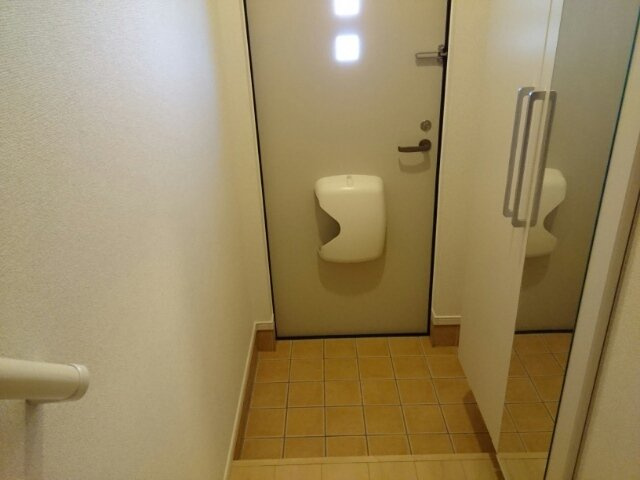 サウス・ルミナスの玄関