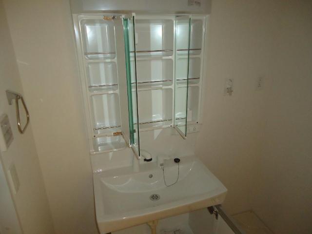 スュプレームＮの収納|洗面台収納（イメージ）