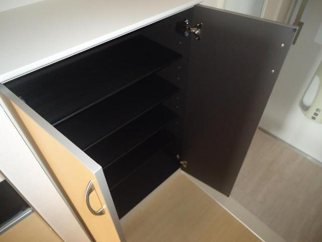 スュプレームＮの玄関|シューズボックス（イメージ）