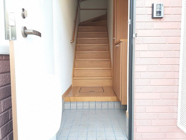 プール・トゥジュールＡの玄関