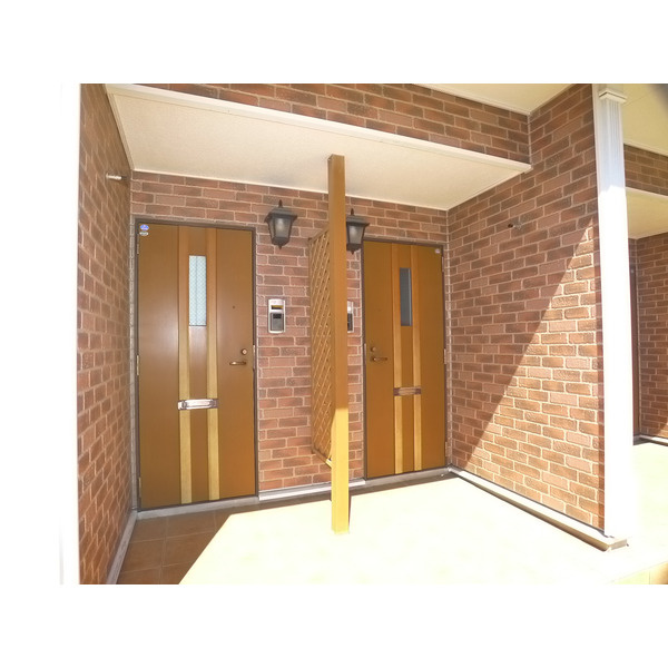 エスポアヒルズⅥ番館のエントランス