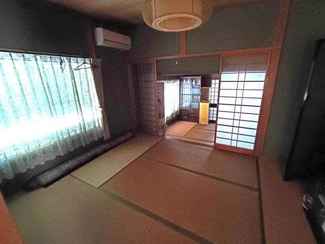 西条市周布348-6の和室