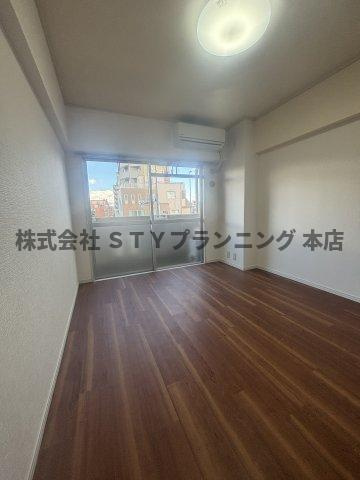 仲介手数料0円！イトウマンション植田の居間・リビング