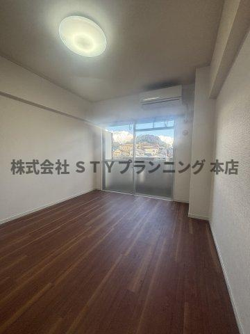 仲介手数料0円！イトウマンション植田の居間・リビング