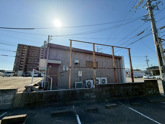 半田新居町貸店舗の外観