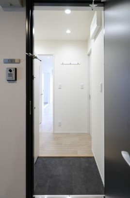 メゾン・ド・プティの玄関