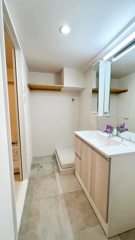 コープ野村戸塚長沼の洗面所