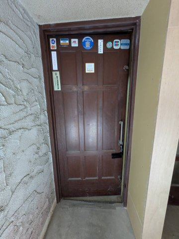 桜町店舗の玄関