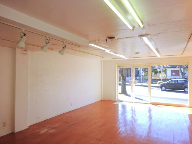 サンヒルズ稲荷台のロビー