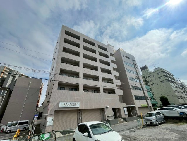 ビジネスタワー入間の外観
