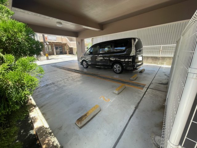 【駐車場】