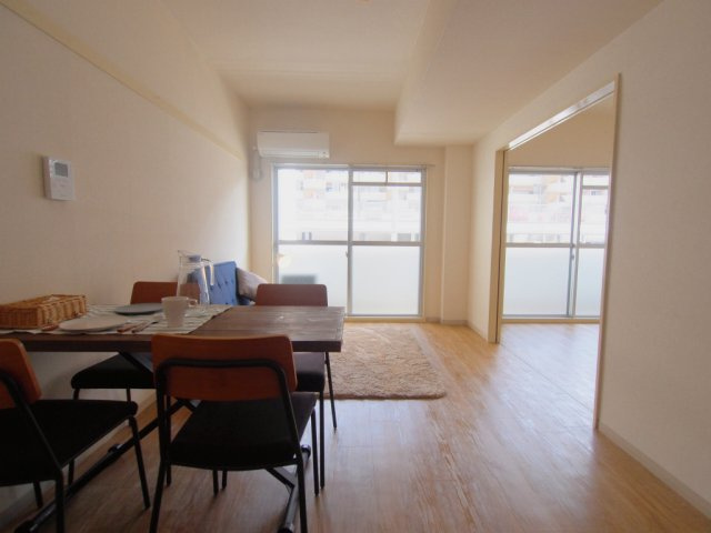 第3コーポ岡村の居間・リビング