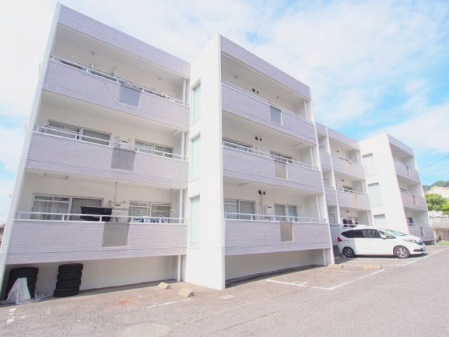 第3コーポ岡村の外観