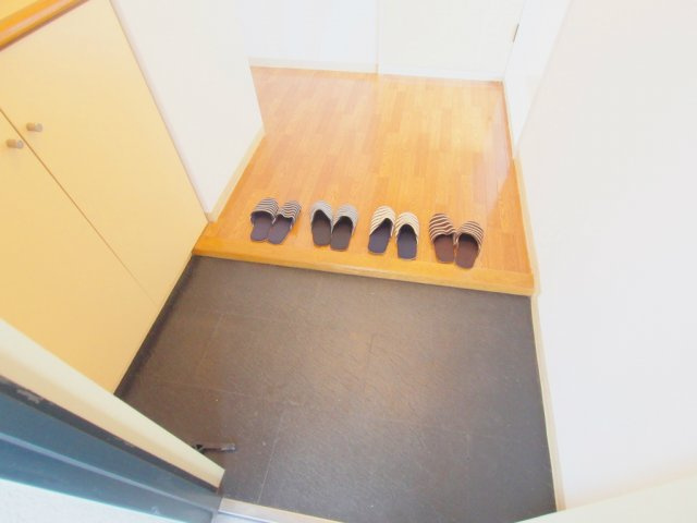 第3コーポ岡村の玄関