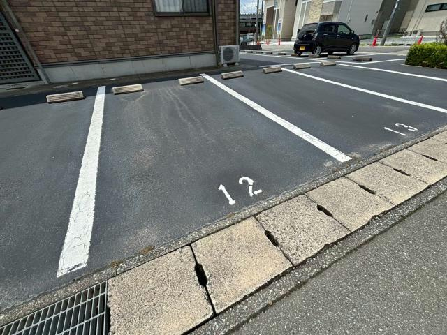 セジュール山陽の駐車場