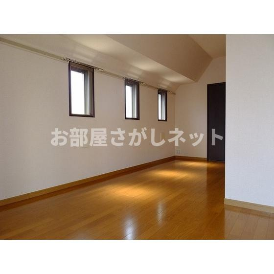 クオーレ西新宿の居間・リビング