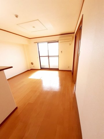 ビレッジコートⅡの居間・リビング