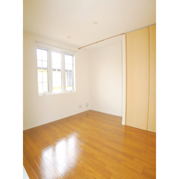 ガーデンコート富士見台の洋室