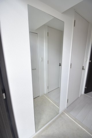 レオンコンフォート難波クレアの玄関