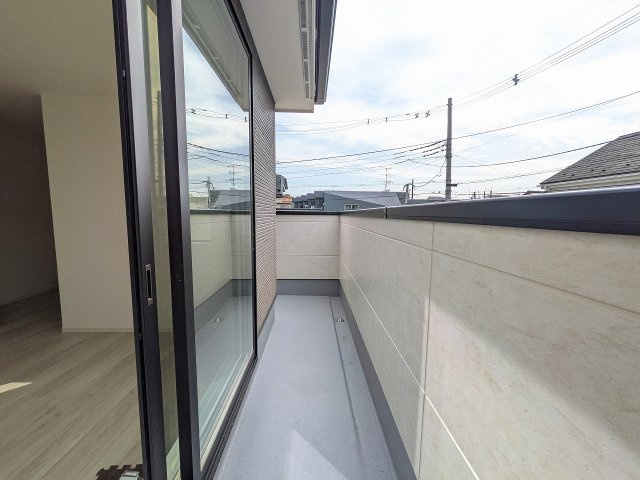 八王子市　中野町　新築一戸建て　２期のバルコニー|～タップリと洗濯物を干せるバルコニー～