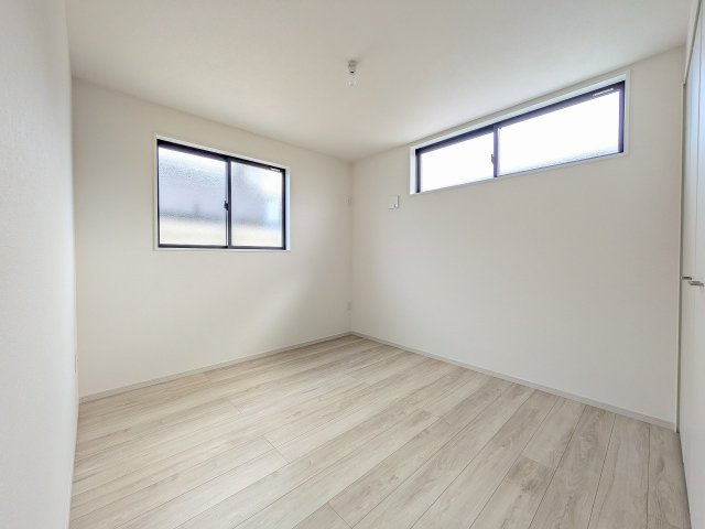 八王子市　中野町　新築一戸建て　２期の子供部屋|～2階5.2帖の洋室　2面採光で明るく風通しの良いお部屋です～