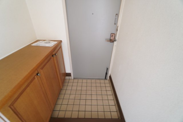リベルテ東山の玄関
