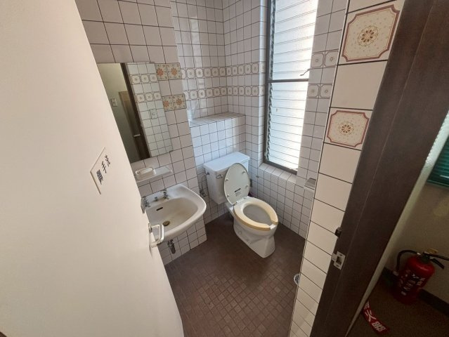 安城市御幸本町貸店舗・事務所のトイレ