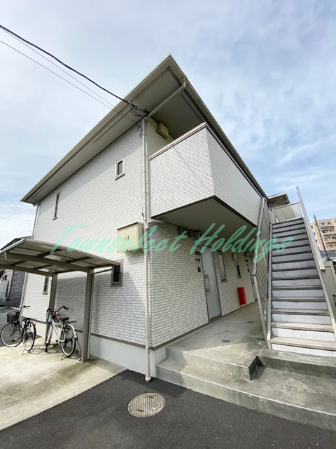 藤沢市善行７丁目のアパートのエントランス