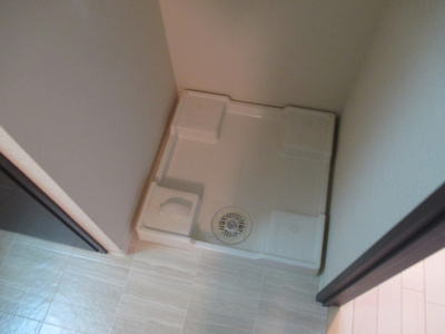 【その他】 | アドバンス新大阪５ | 脱衣所に室内洗濯機置き場があるので便利ですね