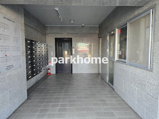 アーネスト鴨部のエントランス