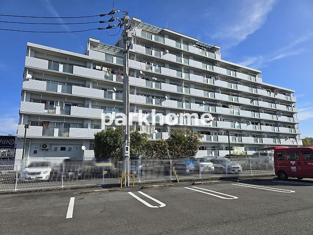 アーネスト鴨部