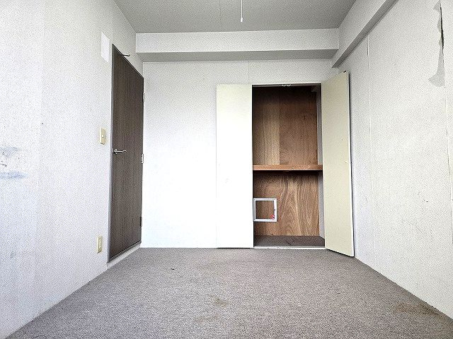 アーネスト鴨部の洋室