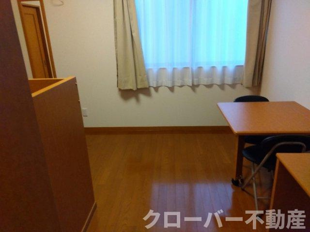 レオパレス観音寺の居間・リビング