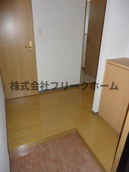 小金井市本町５丁目の賃貸マンションの玄関