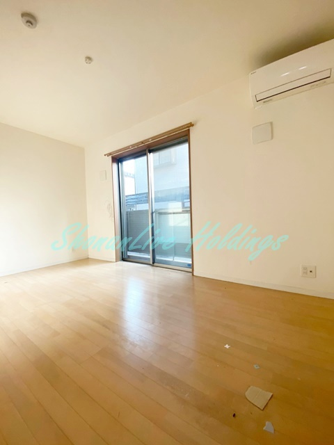 横浜市栄区飯島町のアパートの居間・リビング