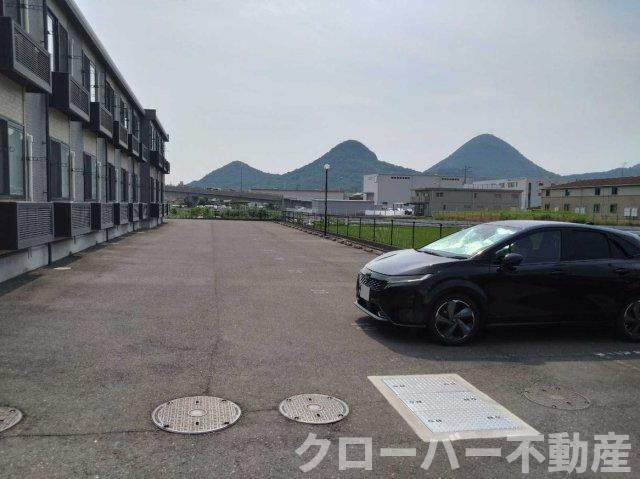 レオパレスＦ　ＯＨＡＮＡの駐車場