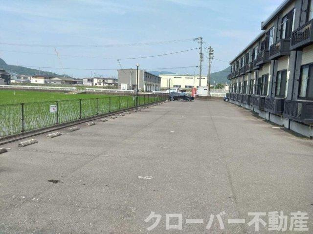レオパレスＦ　ＯＨＡＮＡの駐車場