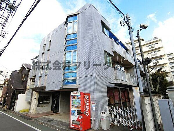 ランドマーク三鷹の外観