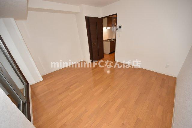 ブリーズガーデン京町堀　民泊可能の居間・リビング