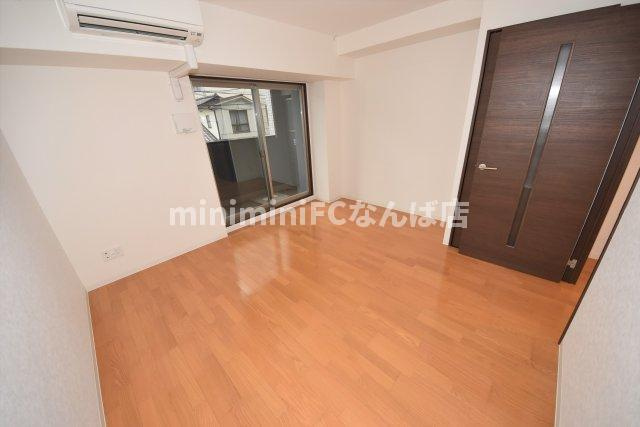 ブリーズガーデン京町堀　民泊可能の居間・リビング