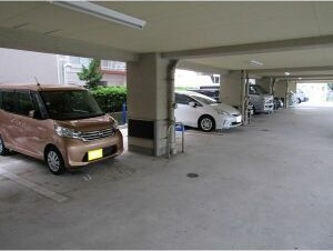 KM江坂の駐車場