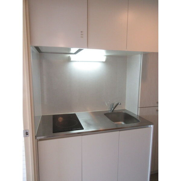 KM江坂のキッチン