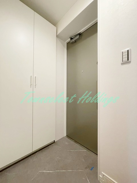 鎌倉市台４丁目の賃貸マンションの玄関