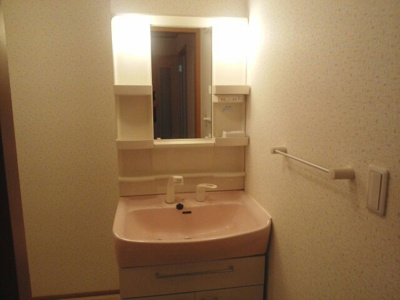 【洗面所】 | ウエスト・ヴィオラ・カ－サⅠ | 脱衣スペースもあります