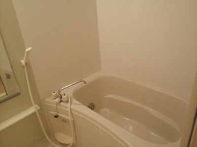 【浴室】 | ウエスト・ヴィオラ・カ－サⅠ | 落ち着いた空間のお風呂です