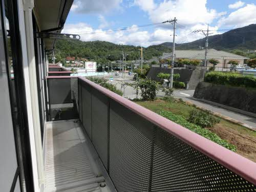 カーサ焼山中央A棟のバルコニー