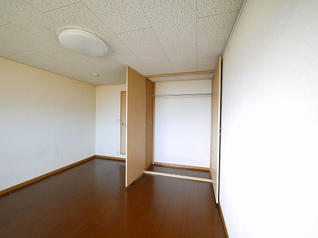 ディアーレコトブキB棟の洋室|広々とした洋室です