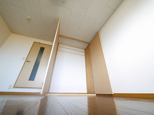 ディアーレコトブキB棟の収納|こまごまとしたものを収納できそうですね