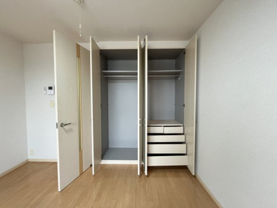【玄関】 | サンライズＫ | イメージ写真205号室（反転あり）