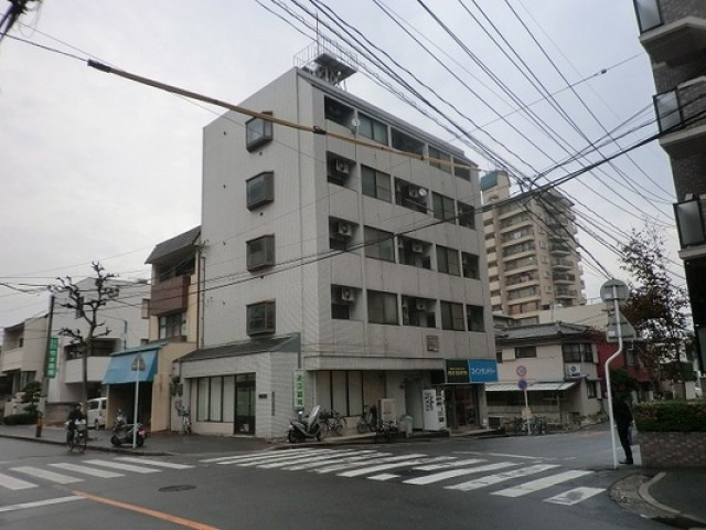 宇品丸八ビルの外観